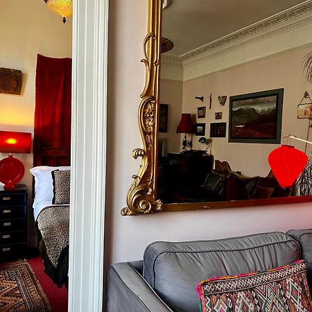 Central Apartment With Parking, Original Art And Antiques EDI Exteriér fotografie