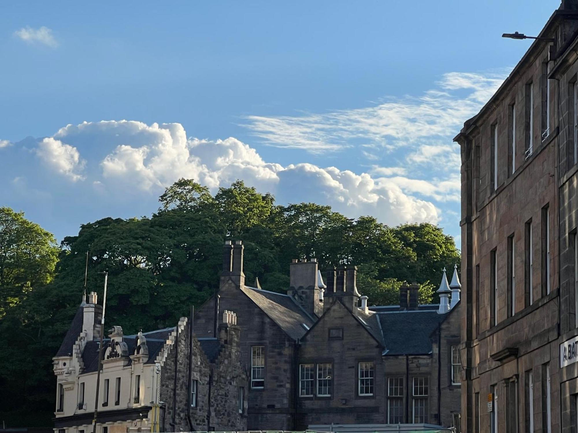 Central Apartment With Parking, Original Art And Antiques EDI Exteriér fotografie