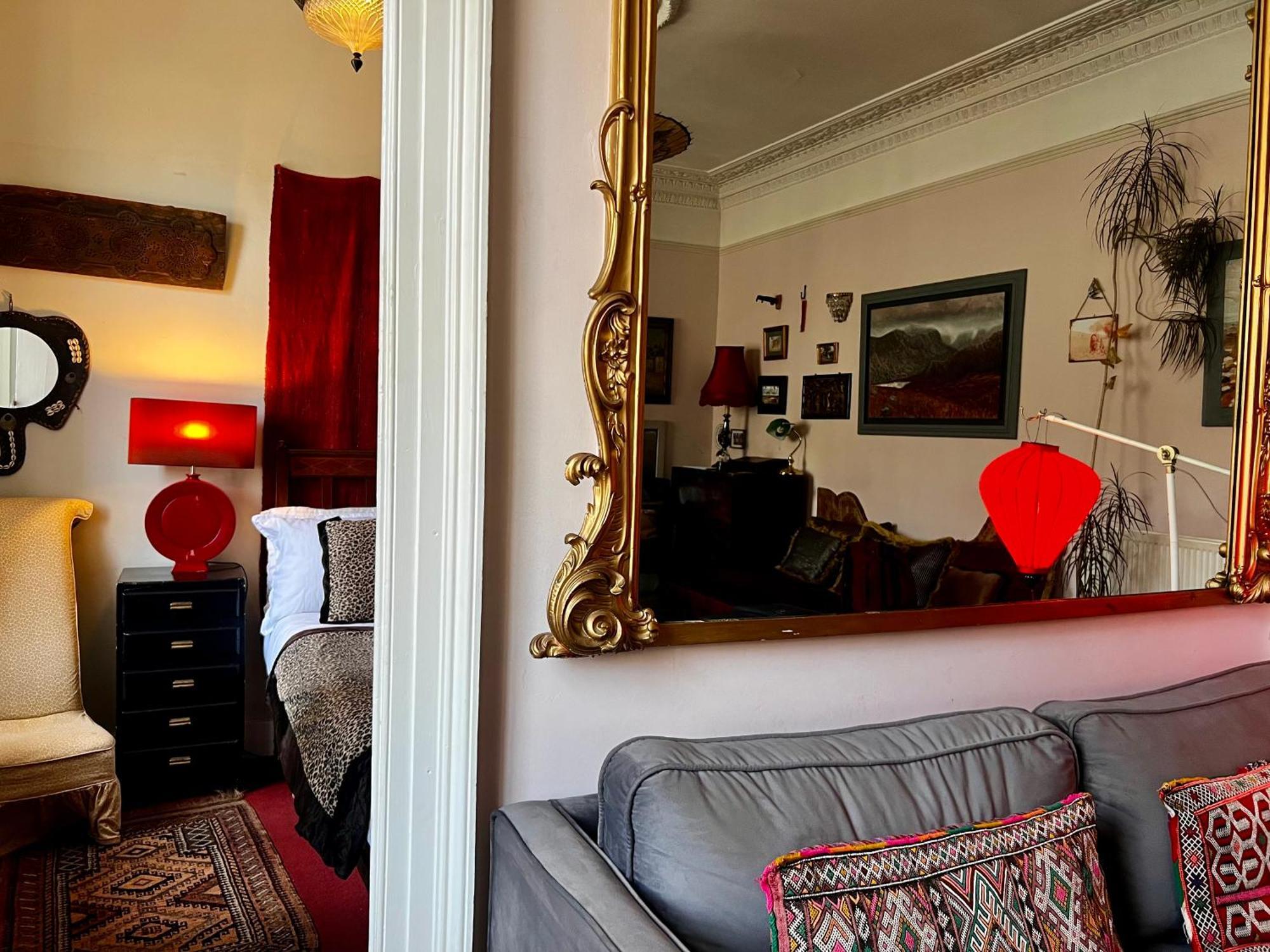 Central Apartment With Parking, Original Art And Antiques EDI Exteriér fotografie