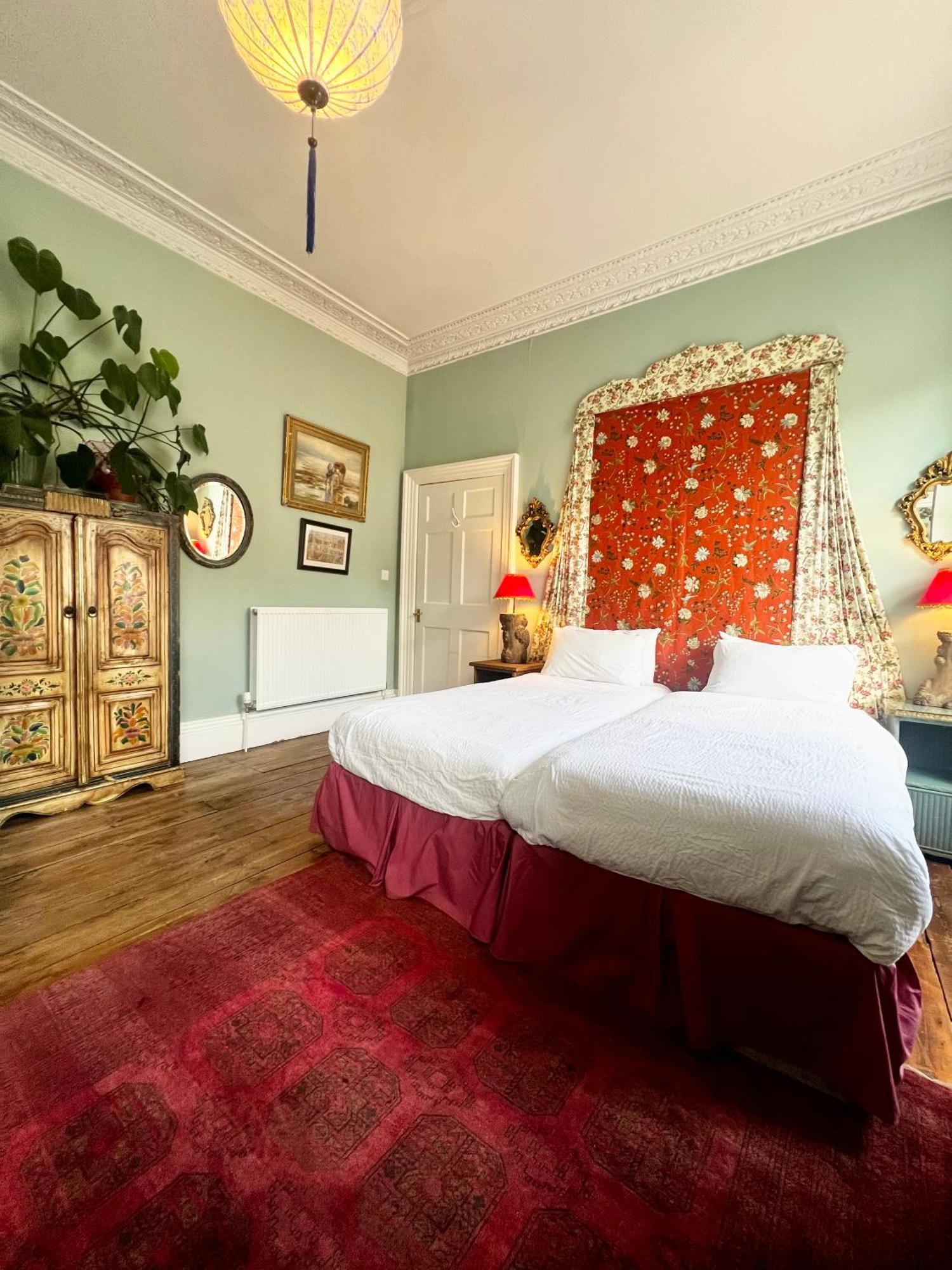 Central Apartment With Parking, Original Art And Antiques EDI Exteriér fotografie
