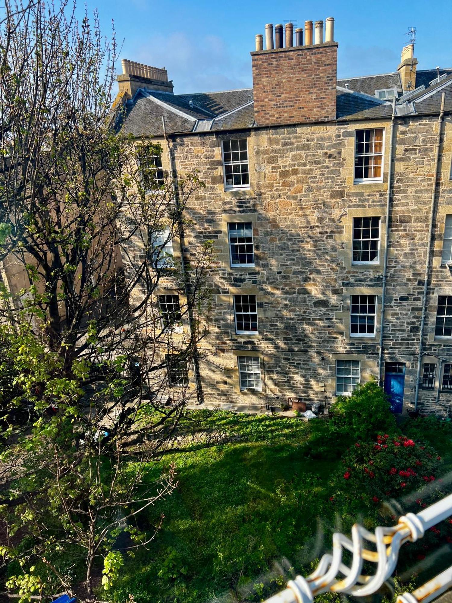 Central Apartment With Parking, Original Art And Antiques EDI Exteriér fotografie