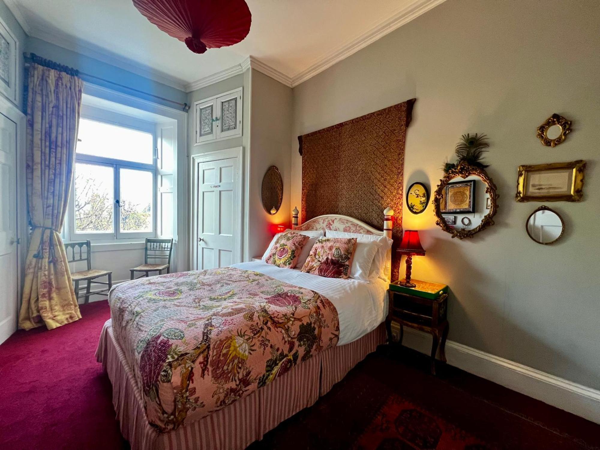 Central Apartment With Parking, Original Art And Antiques EDI Exteriér fotografie