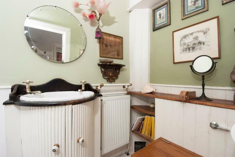 Central Apartment With Parking, Original Art And Antiques EDI Exteriér fotografie