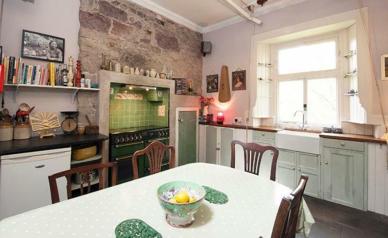 Central Apartment With Parking, Original Art And Antiques EDI Exteriér fotografie